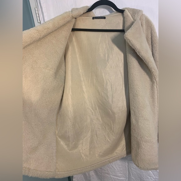 Cream Brandy Melville Faux Fur Jacket - Picture 8 of 12